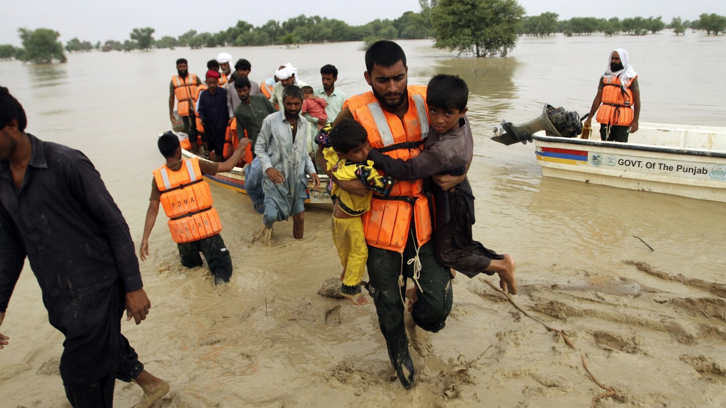 Flooding in Northern Pakistan: Thousands Displaced as Rescue Operations Continue
